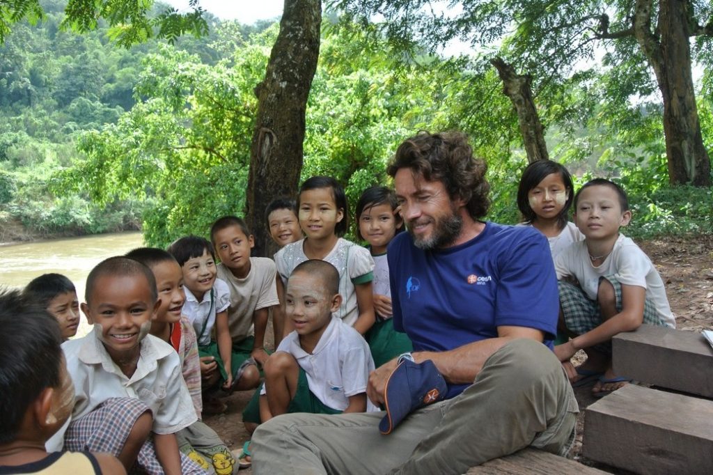 Alessio Boni in Myanmar con Cesvi.